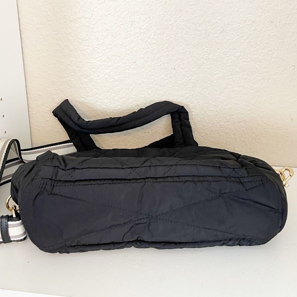 Marc Jacobs quilted puffer Travel Bag with guitar crossbody strap in black - Picture 11 of 16